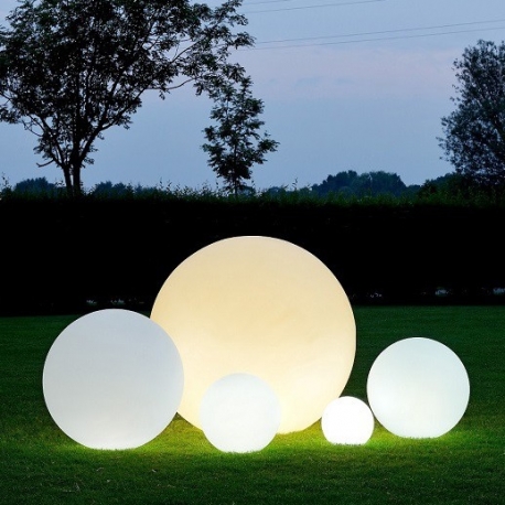 Boule, sphère avec lumière LED RGBW, batterie rechargeable de différentes tailles